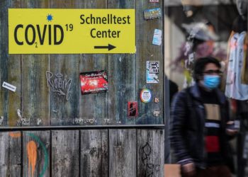 Covid Germania, 11.912 nuovi contagi in 24 ore: sale incidenza
