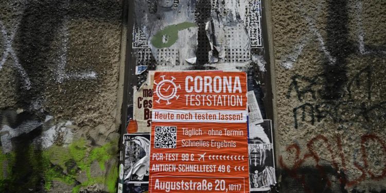 Covid Germania, 9mila contagi e 300 morti in 24 ore