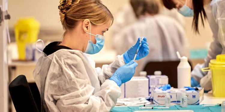 Scudo penale vaccino Covid, i medici: “Siamo delusi”