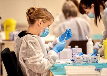 Covid Francia, 45.641 nuovi contagi nelle ultime 24 ore