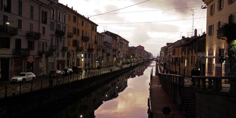 Lombardia zona arancione rafforzata da oggi a mezzanotte
