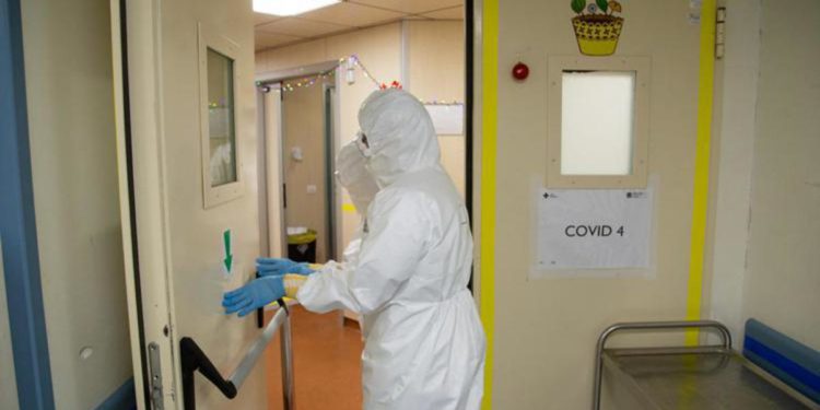 Covid Lazio, oggi 2.188 contagi e 38 morti. A Roma 900 casi