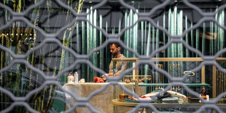 Covid, Salmaso: “Restrizioni funzionano, atteso un calo dei casi”