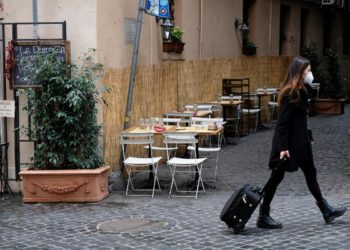 Zona rossa, regole weekend e spostamenti: cosa può cambiare venerdì