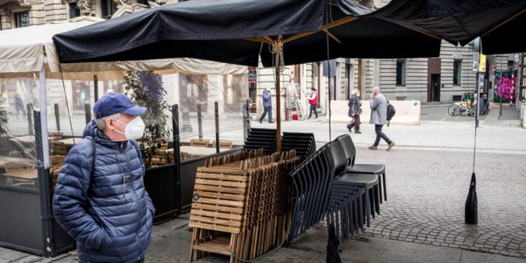 Coronavirus Italia, 20.884 nuovi casi e 347 morti: bollettino 3 marzo