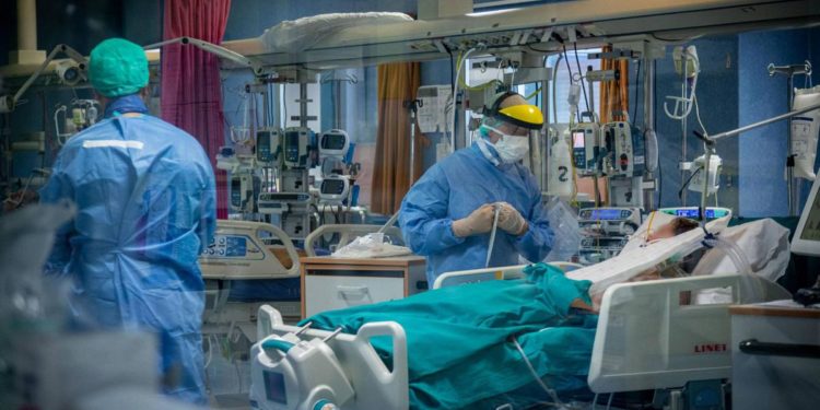 Covid, 341 medici morti in Italia