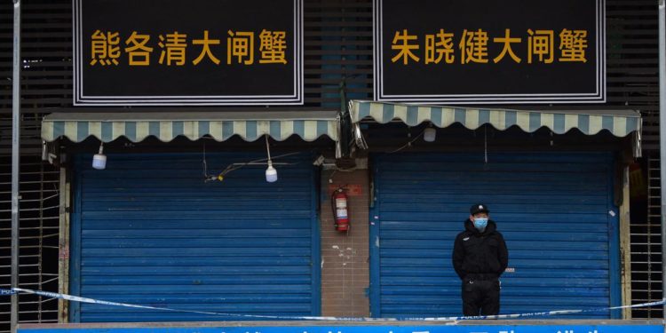 Covid, la Cina insiste: “Cercare origine anche altrove”
