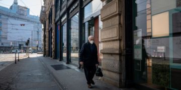 Nuove regole Covid, proposta Draghi: check a metà aprile