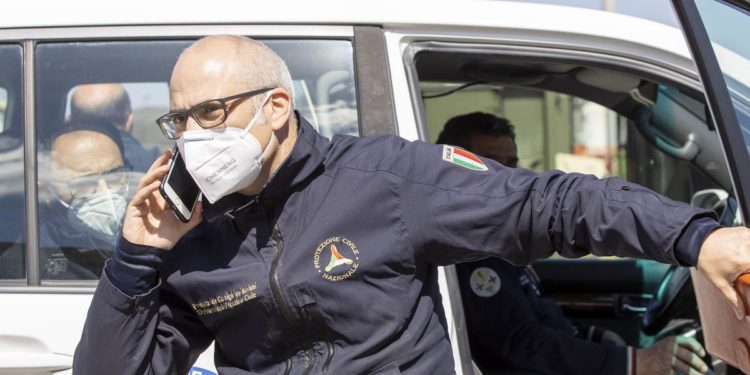 Covid, Curcio: “Siamo in guerra”