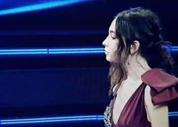 Sanremo 2021, Matilda De Angelis e l’abito che sfida la scaramanzia