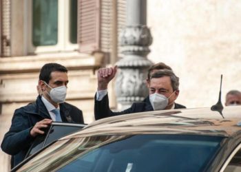 Draghi e la moglie vaccinati con AstraZeneca