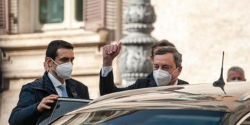 Draghi e la moglie vaccinati con AstraZeneca