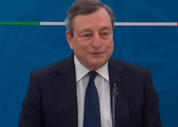 Draghi: “Farò vaccino AstraZeneca, nessun dubbio”