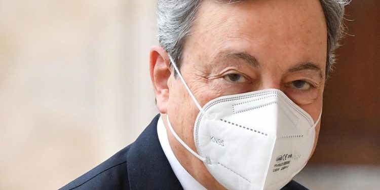 Italia zona rossa aprile, botta risposta Salvini-Draghi