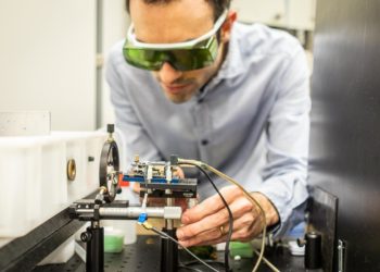 Tumori, mini laser scova melanomi ‘ascoltando’ suono dei nei