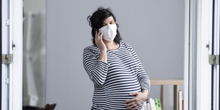 Covid, anticorpi nei neonati di donne incinte vaccinate: lo studio