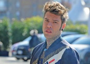 Fedez, la legge contro l’omofobia e il video al senatore Pillon