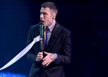Sanremo 2021, Fedez si commuove e abbraccia Michielin