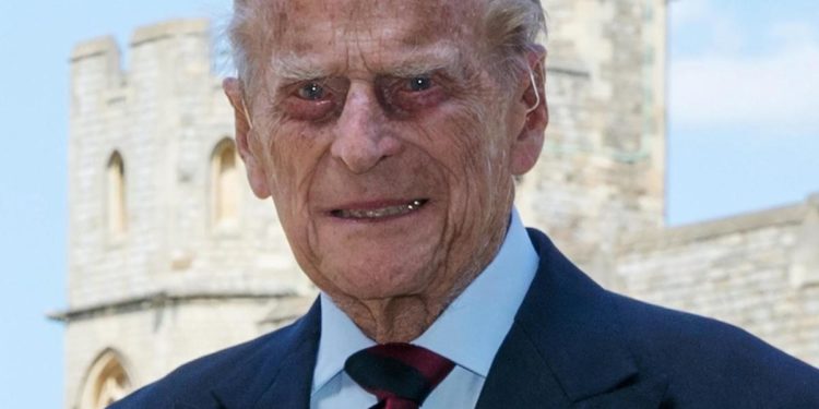 Principe Filippo dimesso dall’ospedale, come sta