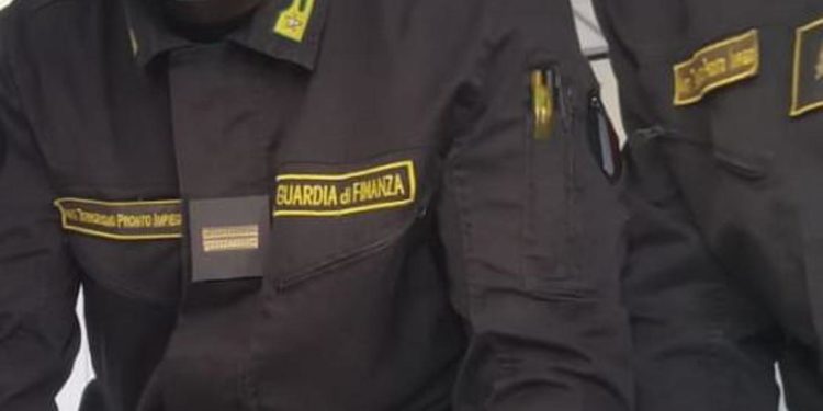 Covid, sequestrate in tutta Italia oltre 60 milioni di mascherine pericolose