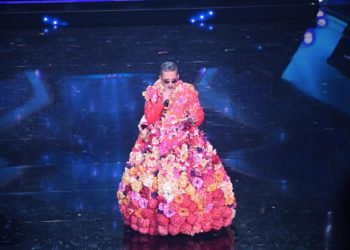 Sanremo 2021, il discorso di Fiorello alle poltrone vuote dell’Ariston