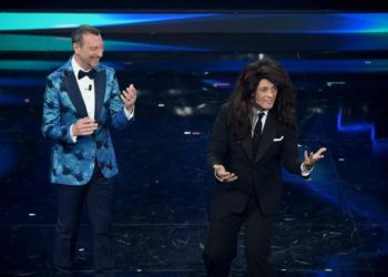 Sanremo, Fiorello tra ironia sul politically correct e sesso degli animali