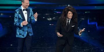 Sanremo, Fiorello tra ironia sul politically correct e sesso degli animali