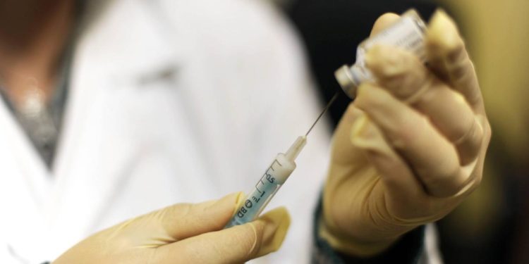 Sanità, medici di famiglia: “Bene le vaccinazioni ma imparare da errori”