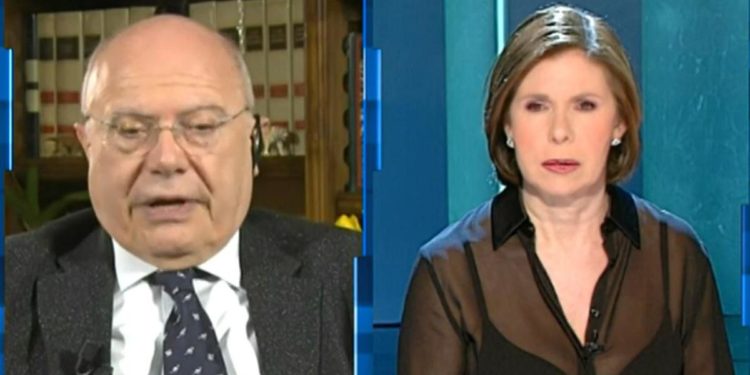 AstraZeneca sospeso, Galli: “Una bufala drammatica”