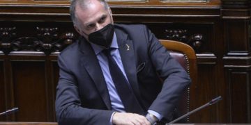 Covid e estate 2021, Garavaglia: “Tutta Italia zona gialla”