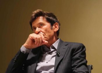 Gianni Morandi ricoverato in ospedale