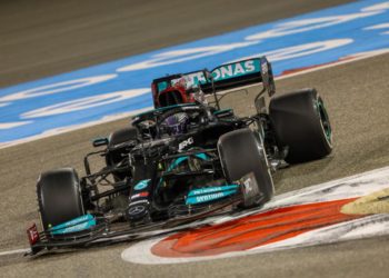 F1 Gp Bahrain, Hamilton trionfa