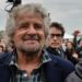 Pd, Beppe Grillo: “Mi candido a segretario…”