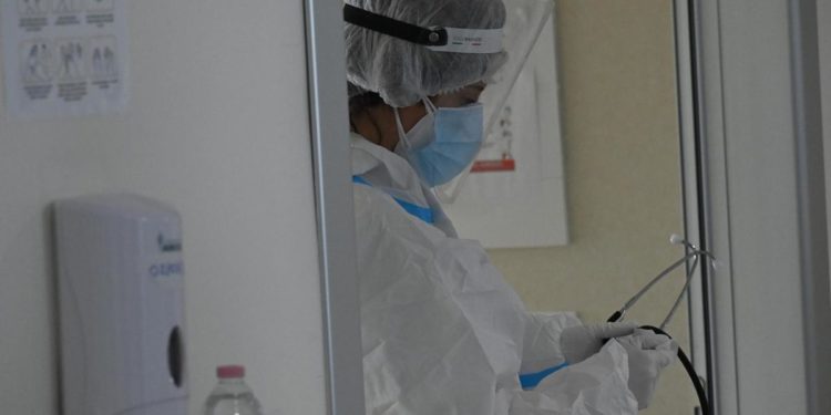 Covid Lazio, oggi 1.963 contagi e 23 morti. A Roma 800 casi