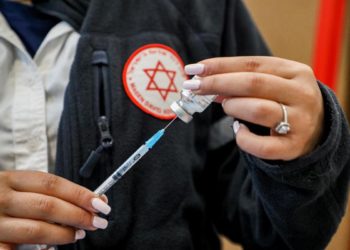 Israele riapre gli stadi ai tifosi vaccinati