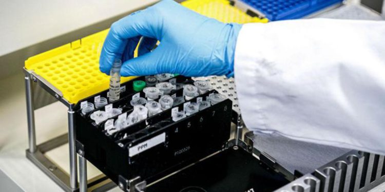 Covid, le nuove indicazioni: quarantena, contatti con positivi, vaccino