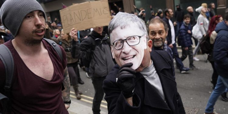 Covid, protesta anti-lockdown a Londra: oltre 30 arresti