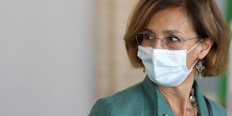 Covid, sentenza giudice costituzionale Cartabia: la legge può obbligare al vaccino