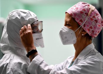 Covid Francia, 238 morti nelle ultime 24 ore