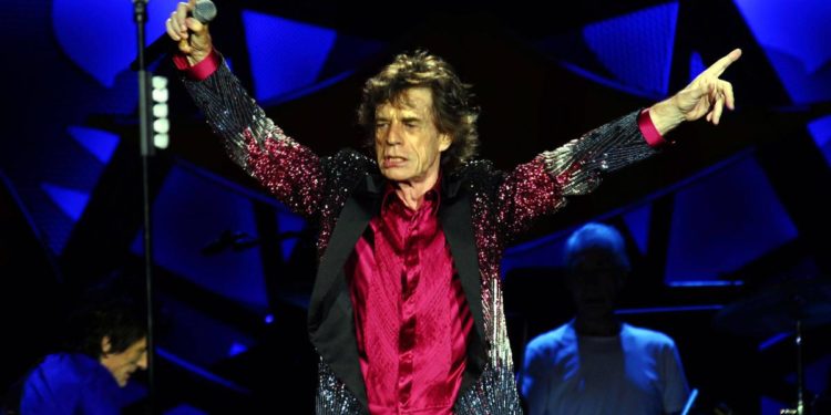 Mick Jagger turista a Palermo, visita a Palazzo dei Normanni