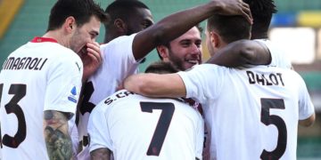 Verona-Milan 0-2, rossoneri non mollano l’Inter