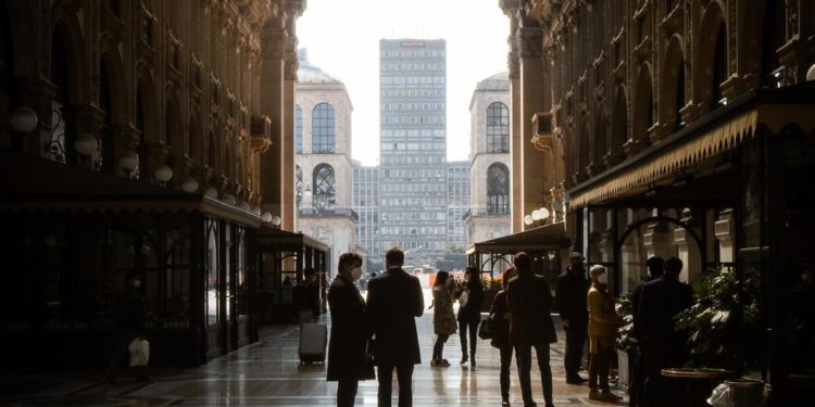 Covid Milano, oggi 608 contagi tra città e provincia