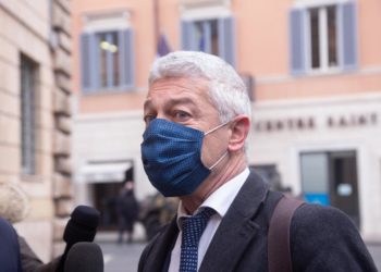 Blitz al centro vaccini, Morra: “La mia versione in un video”