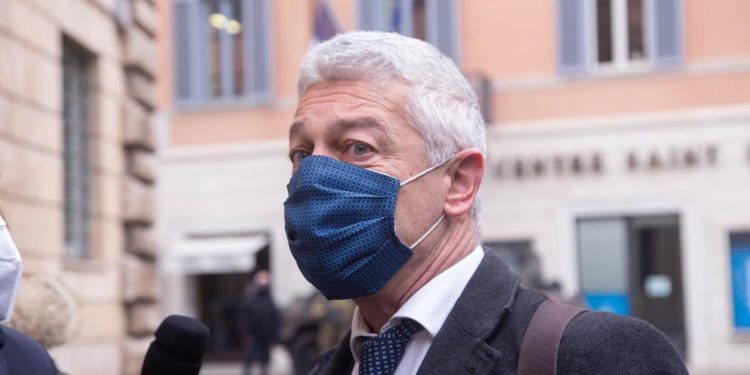 Blitz al centro vaccini, Morra: “La mia versione in un video”