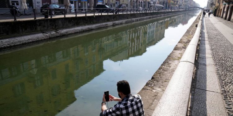 Covid Italia oggi, contagi e dati di ogni regione: bollettino 26 marzo