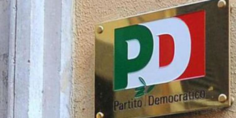 Pd contro Mattia Santori e le Sardine: “Meritiamo rispetto”