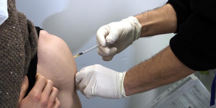 Covid, Luisa Bracci Laudiero (Cnr): “Vaccini sicuri, basta informazioni non corrette”