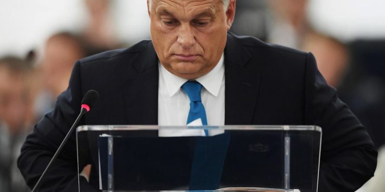 Orban: “Contatti con Salvini per riorganizzare destra europea”