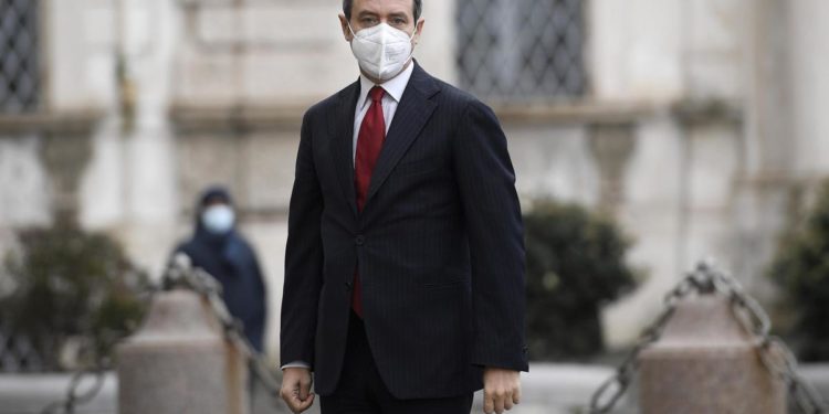 Cassa integrazione, Orlando: “Ore saranno azzerate per grandi aziende”