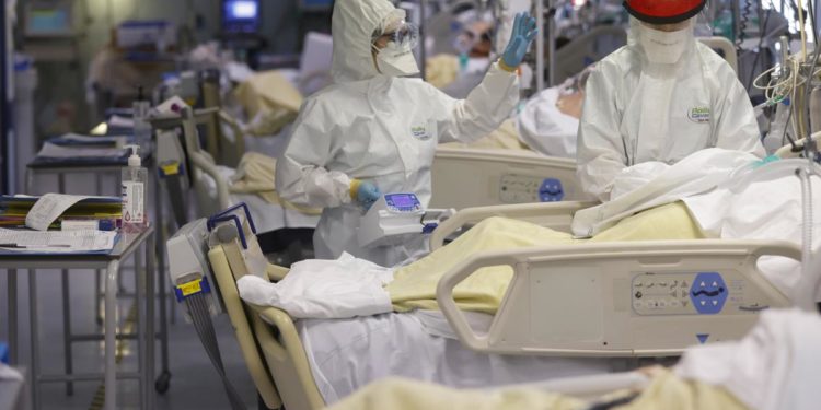 Covid Lombardia, oggi 5.077 contagi e 100 morti: dati 26 marzo. A Milano 625 casi